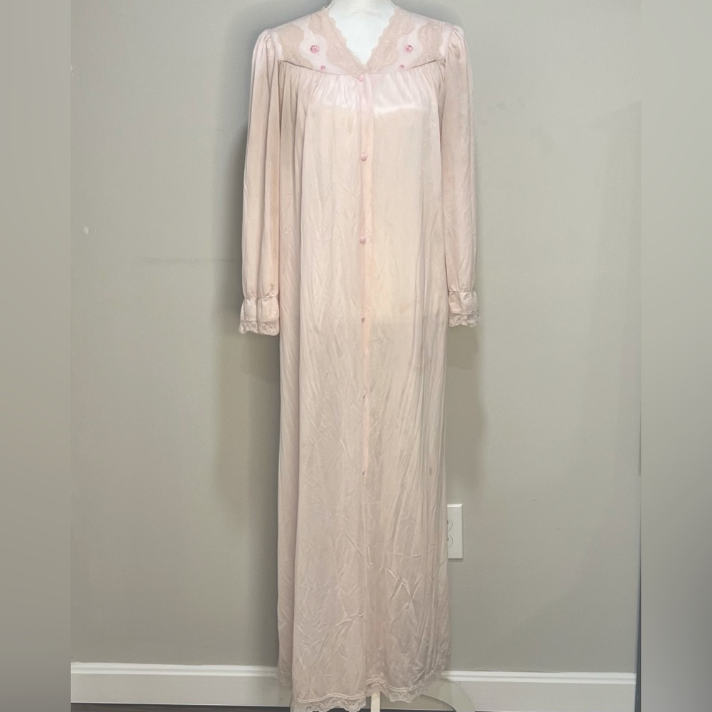 1970s Vintage Sears Long Pink Robe With Lace Chest And Embroidered Floral Accent